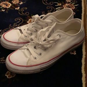Women’s white low top converse